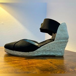 Sesto Black Wedges